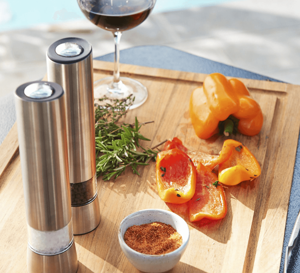 Rectangular Cutting Boards with Well